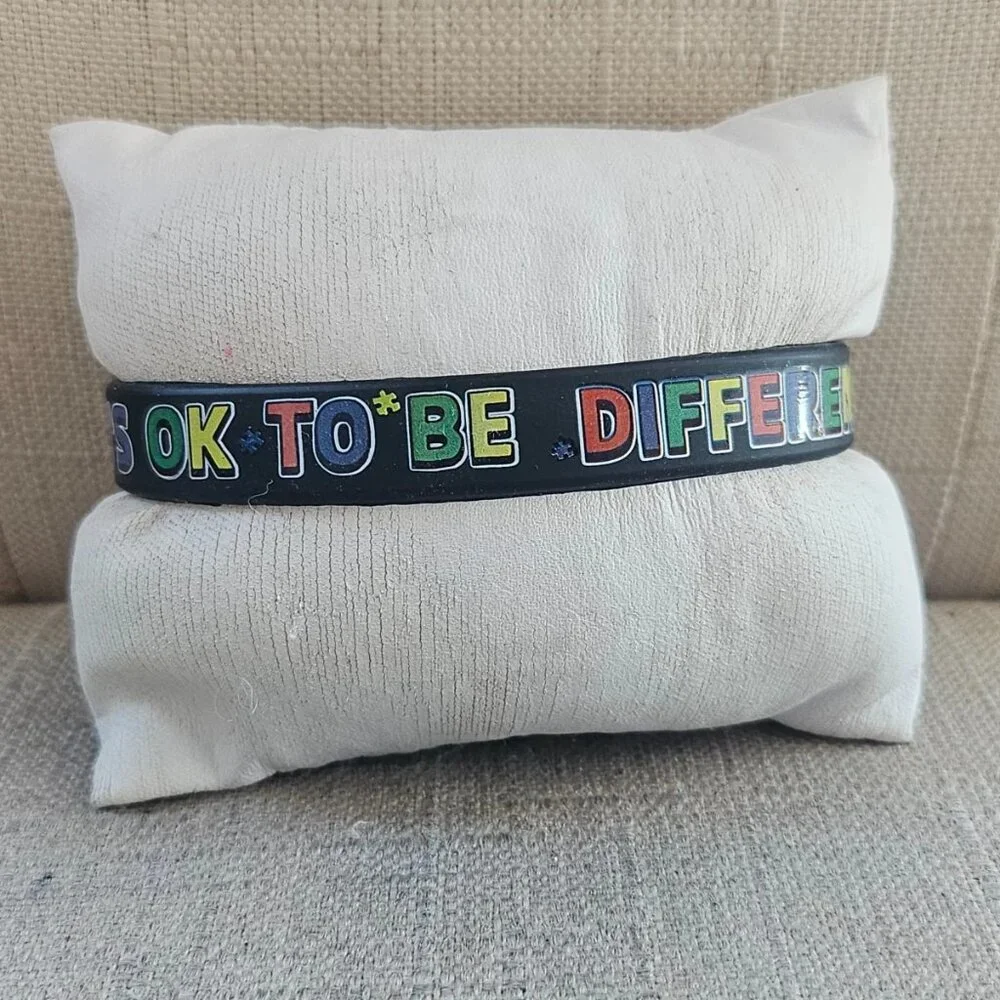 Its ok to be Different Bracelet I have Autism Wrist Band Black Stretched Rubber